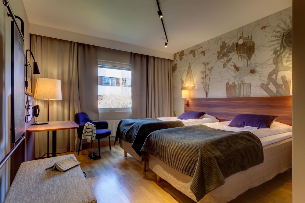 Room, Twin Beds