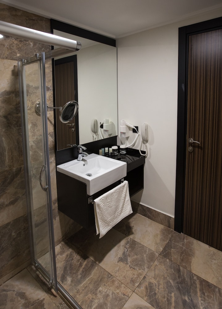 Northdoor Hotel 50/50