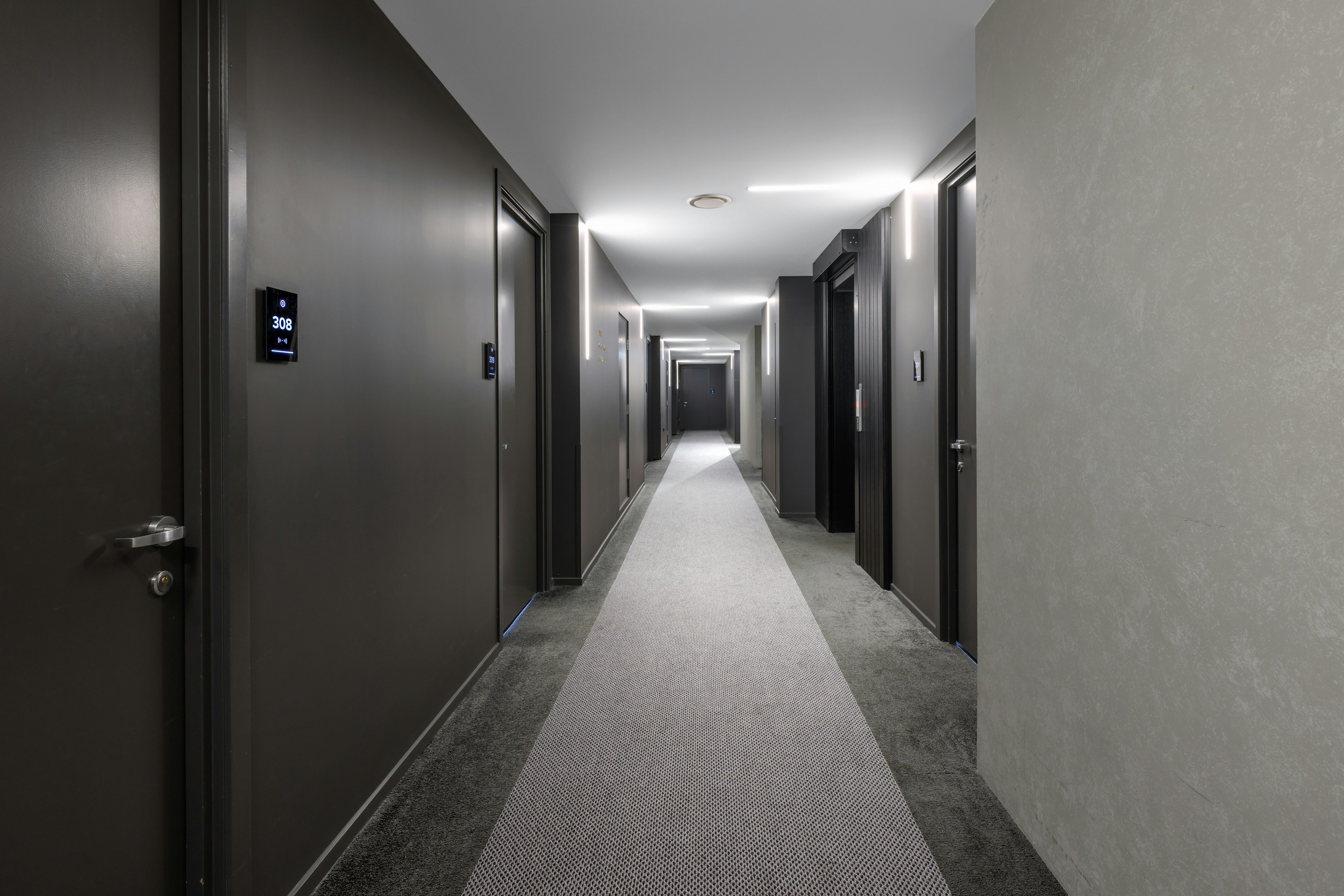 The Mayfair Hotel 52/72