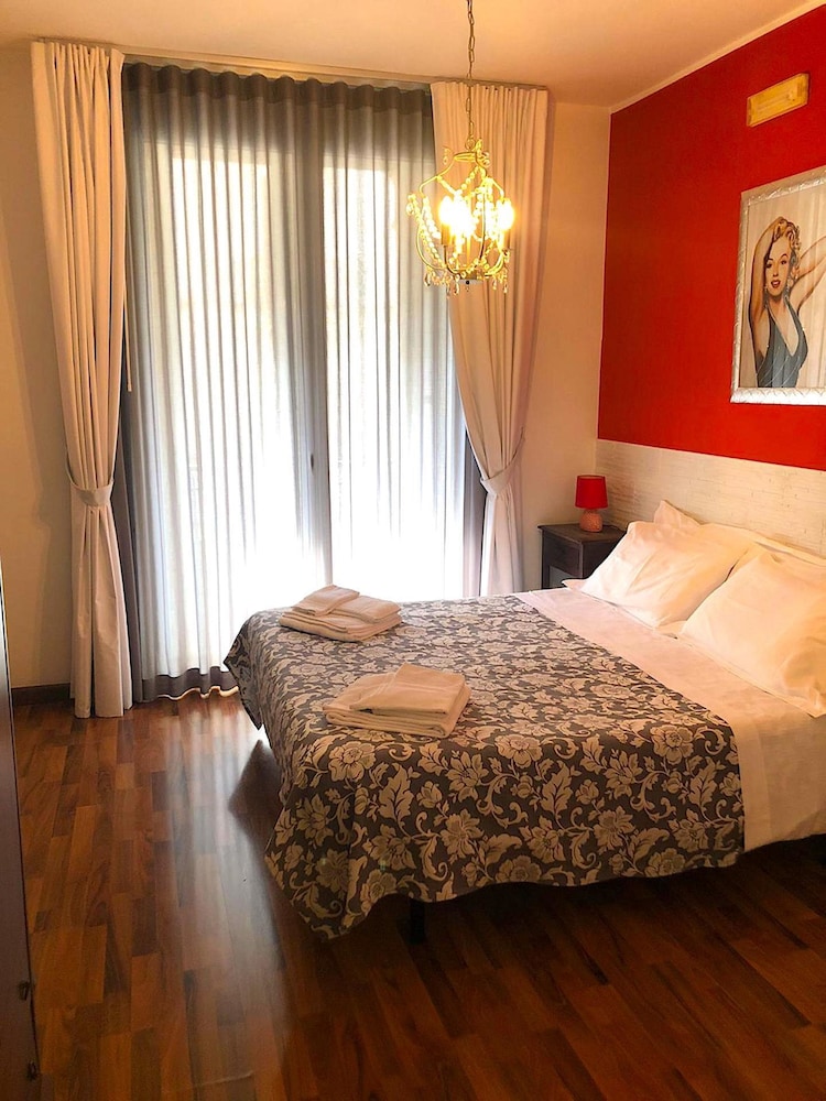 Elios Rooms 11/52