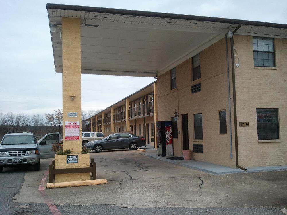 Motel6 Dallas, TX 53/59