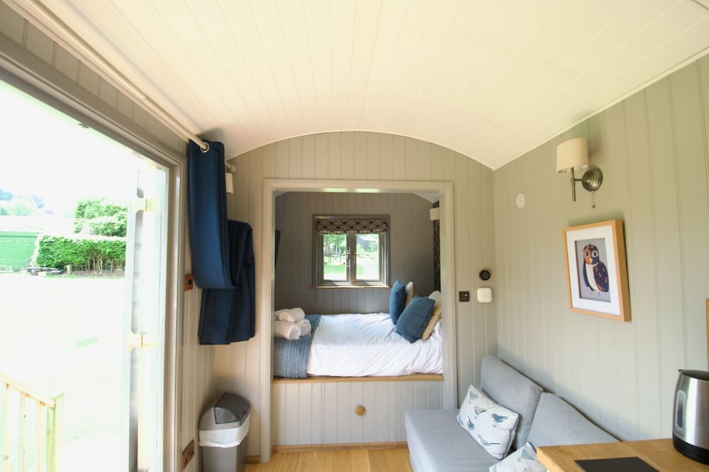 Deluxe, Double Bed, Garden View