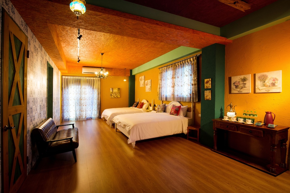 Fly Inn Yilan 15/60