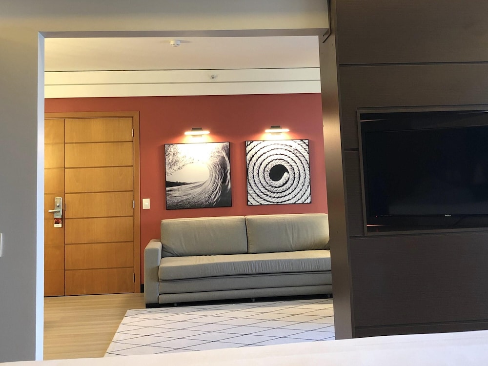 Mercure Camboriu Hotel 8/69
