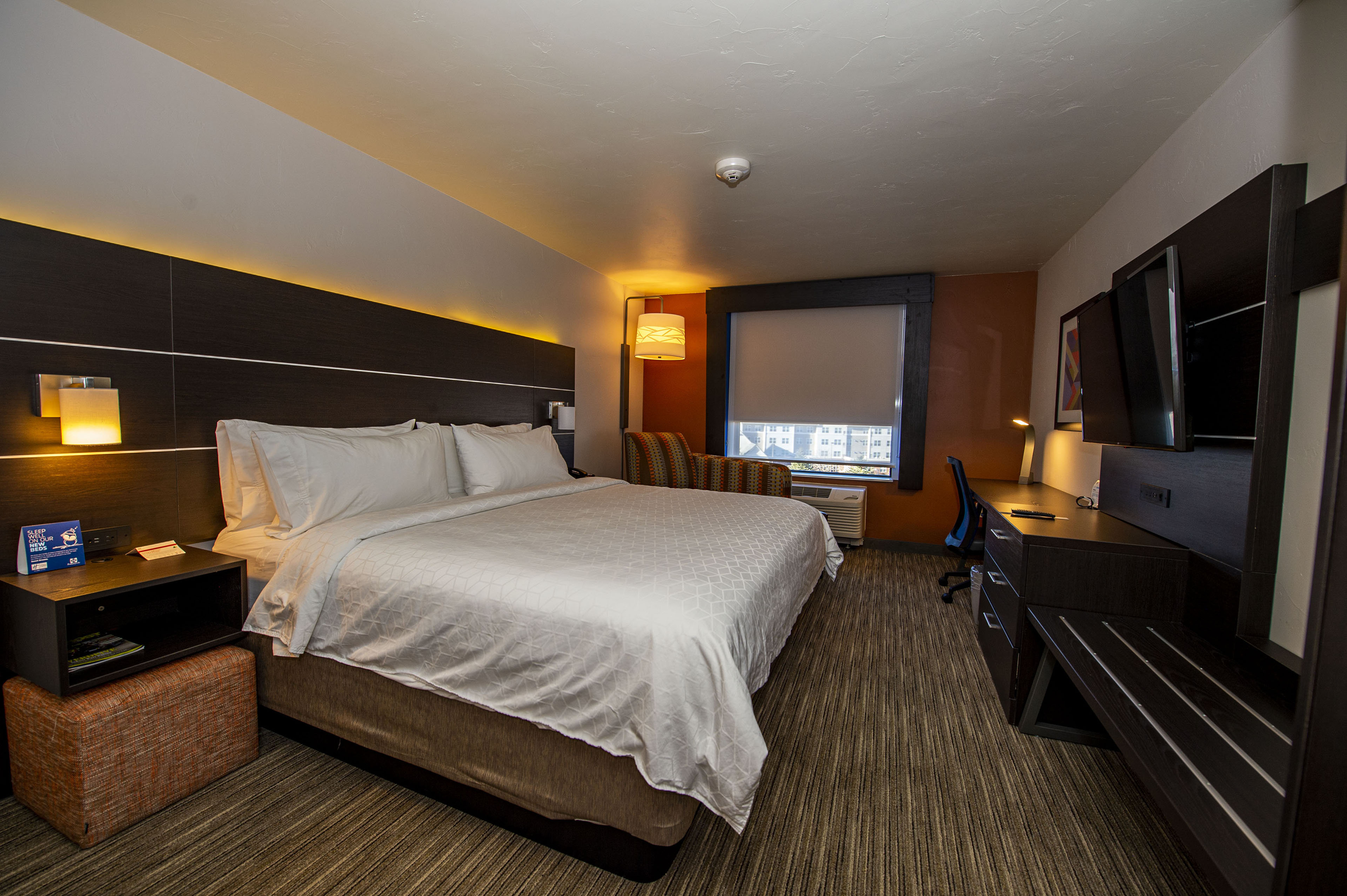 Holiday Inn Express Suites Colorado Springs Afa Northgate 19/56