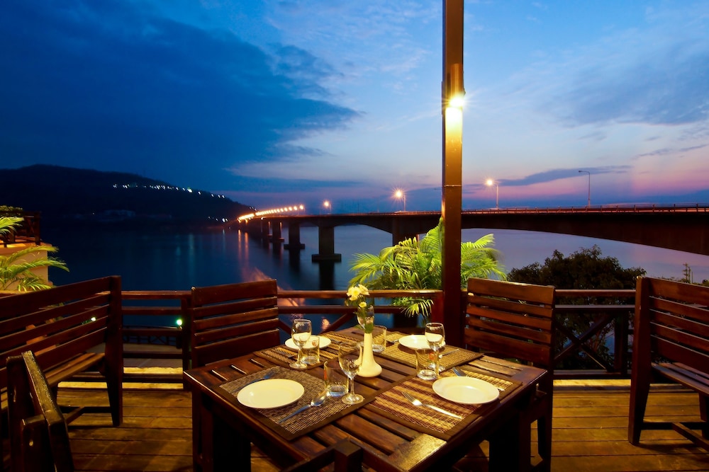 Champasak Grand Hotel 52/73