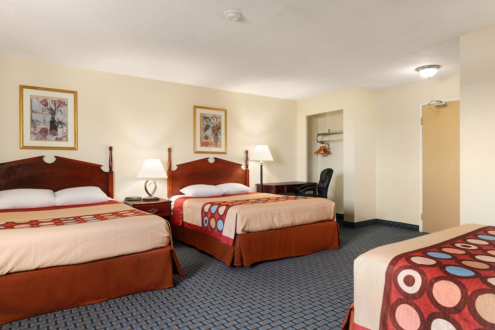FairBridge Inn Express Williamsville 11/35