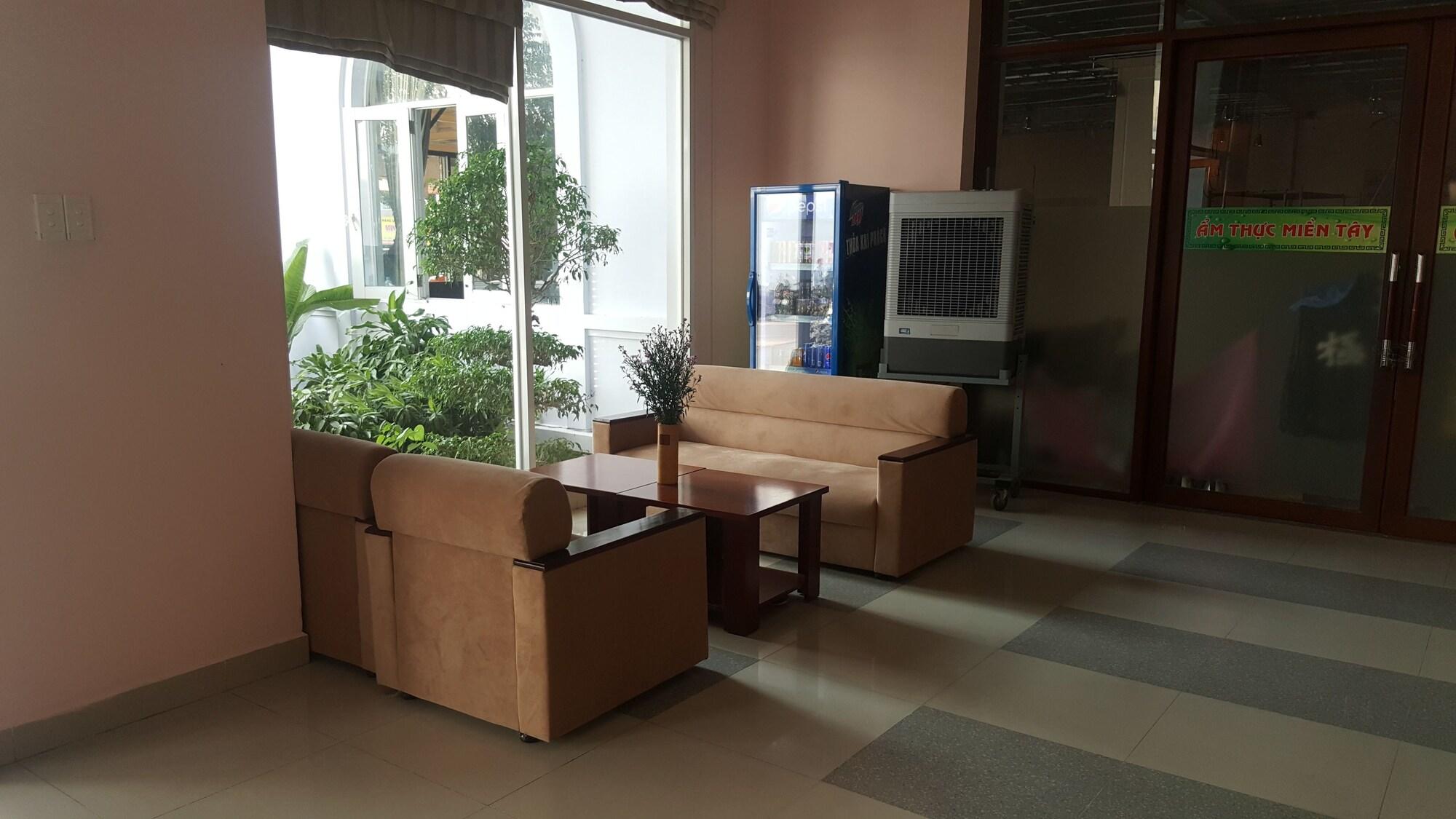 Hotel 175 82/95