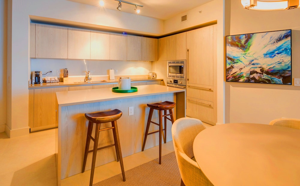 H Beach Resort Rentals 35/49