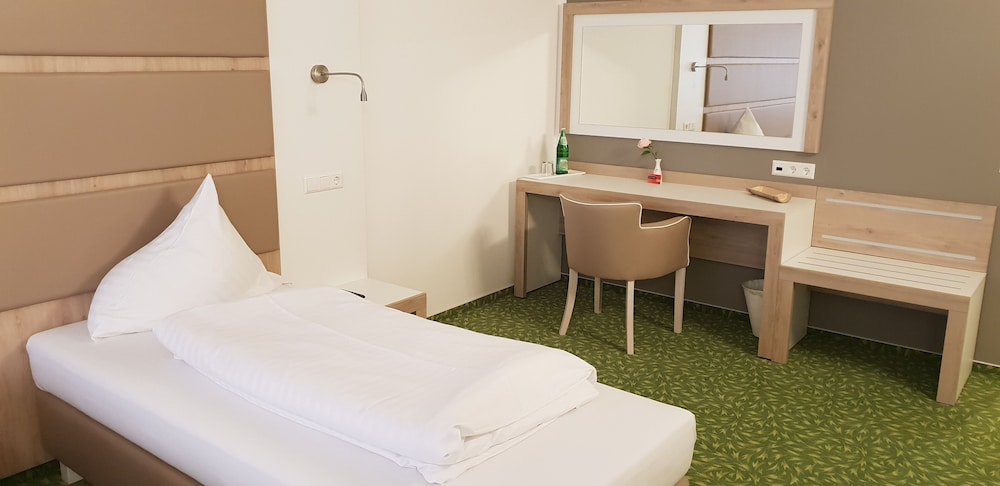 Confour Hotel 13/50