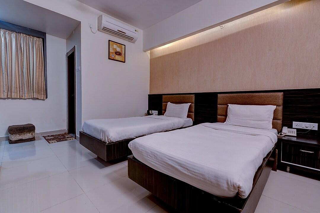 Hotel Pearl Regency 5/15