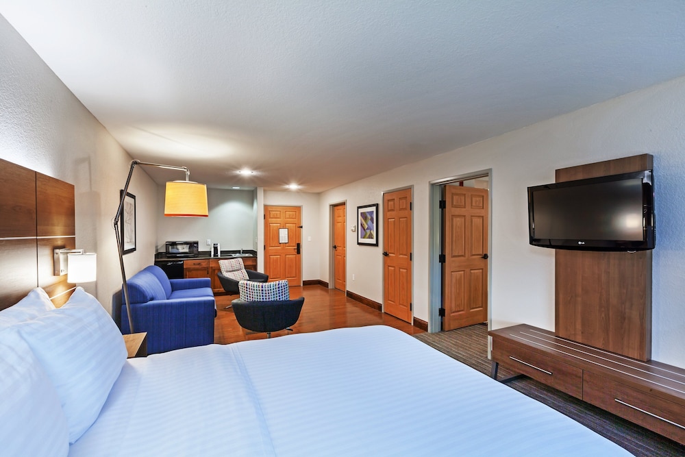 Holiday Inn Express Hotel and Suites Tulsa S Broken Arrow Hwy 51 25/80