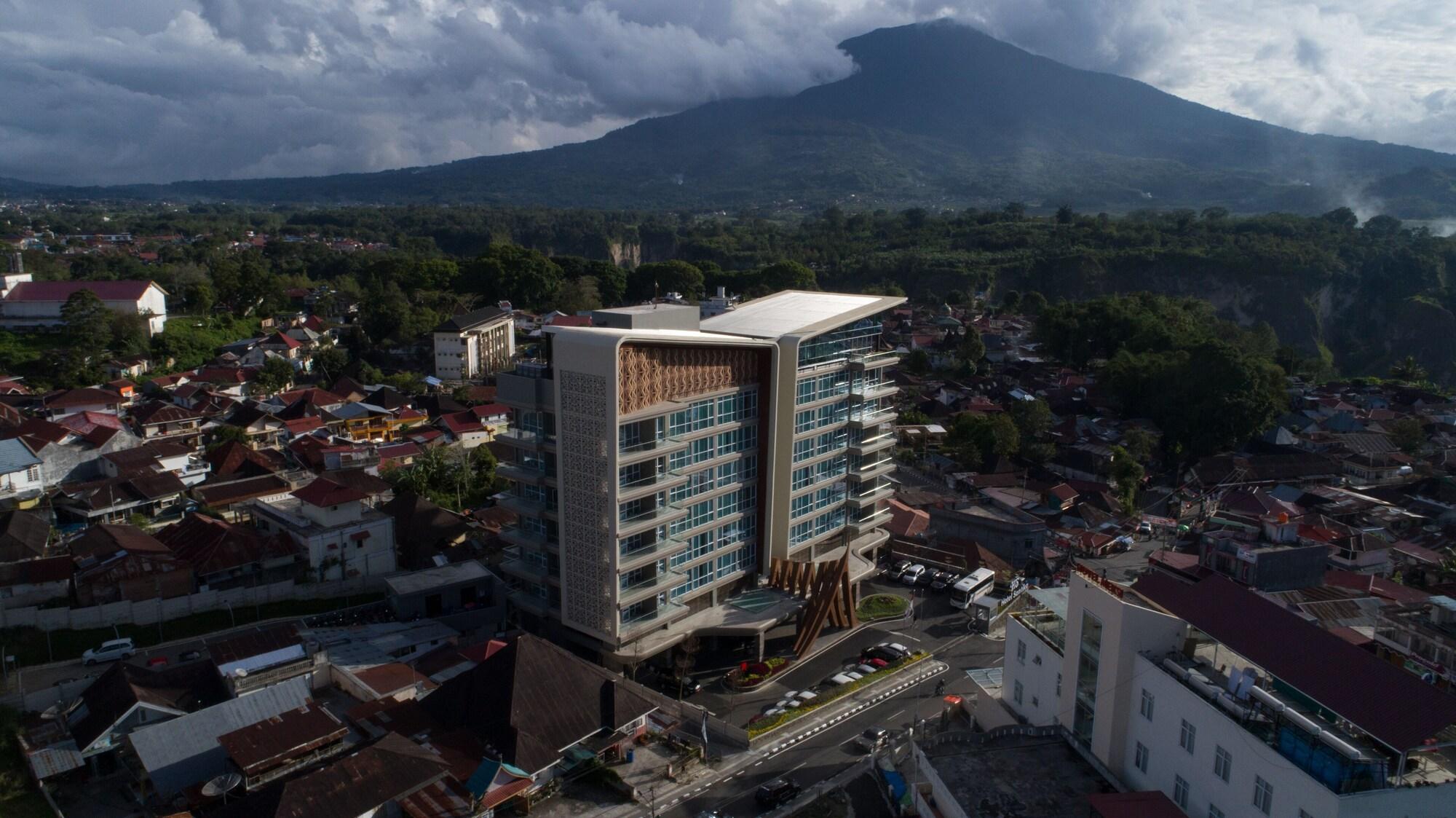 Santika Bukittinggi 2/27
