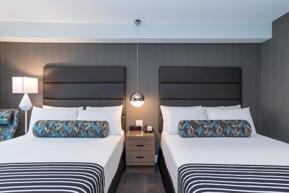 Sandman Signature Calgary Airport Hotel 10/47