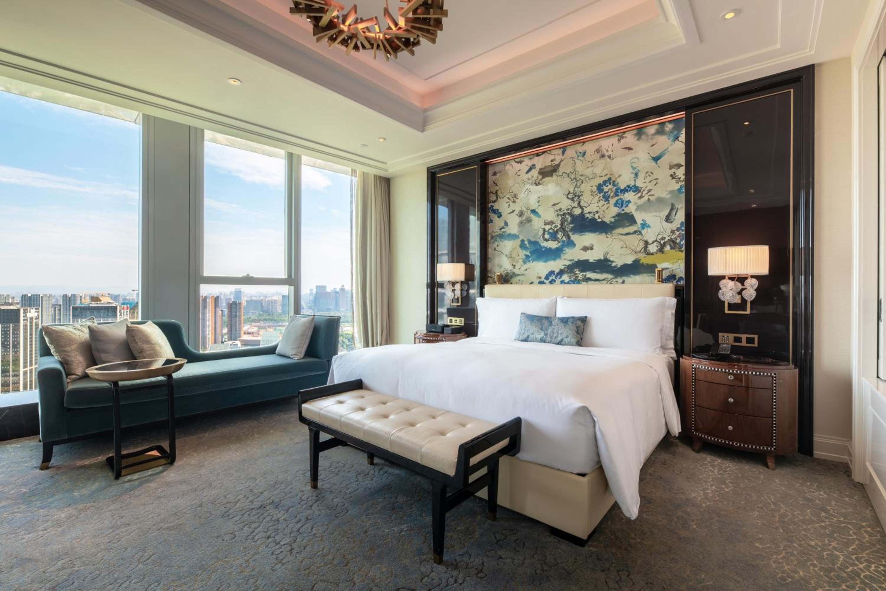 Premium, King Bed, Avenue View