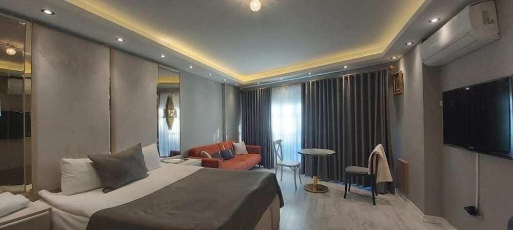 Aymira Suites 16/40