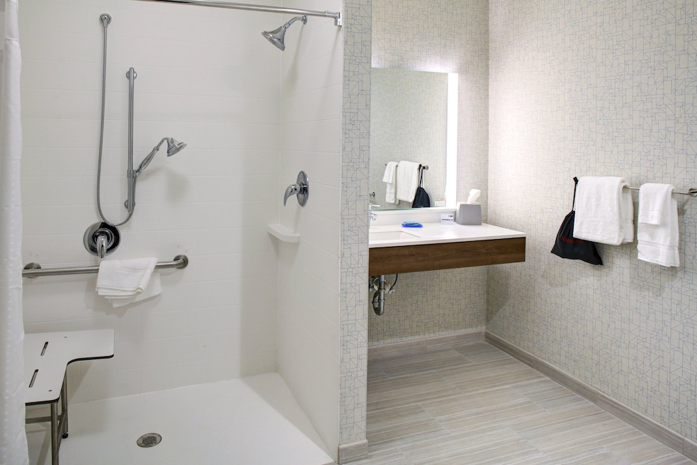 Holiday Inn Express Suites Houston Nw Cypress Grand Pky 19/63