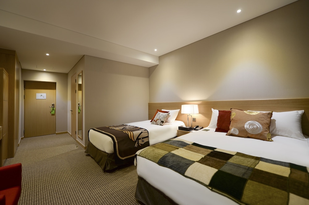 NEW ORIENTAL HOTEL 19/50