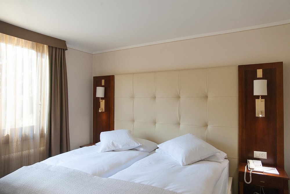 Hotel Reine Victoria 39/87