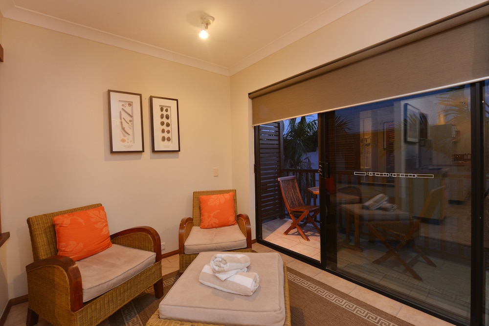 Seascape Holidays- Hibiscus Apartment 13/32