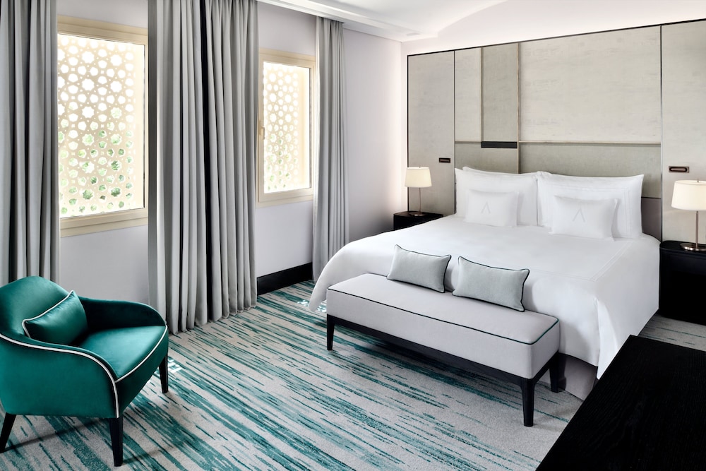 MONTGOMERIE, SUITE