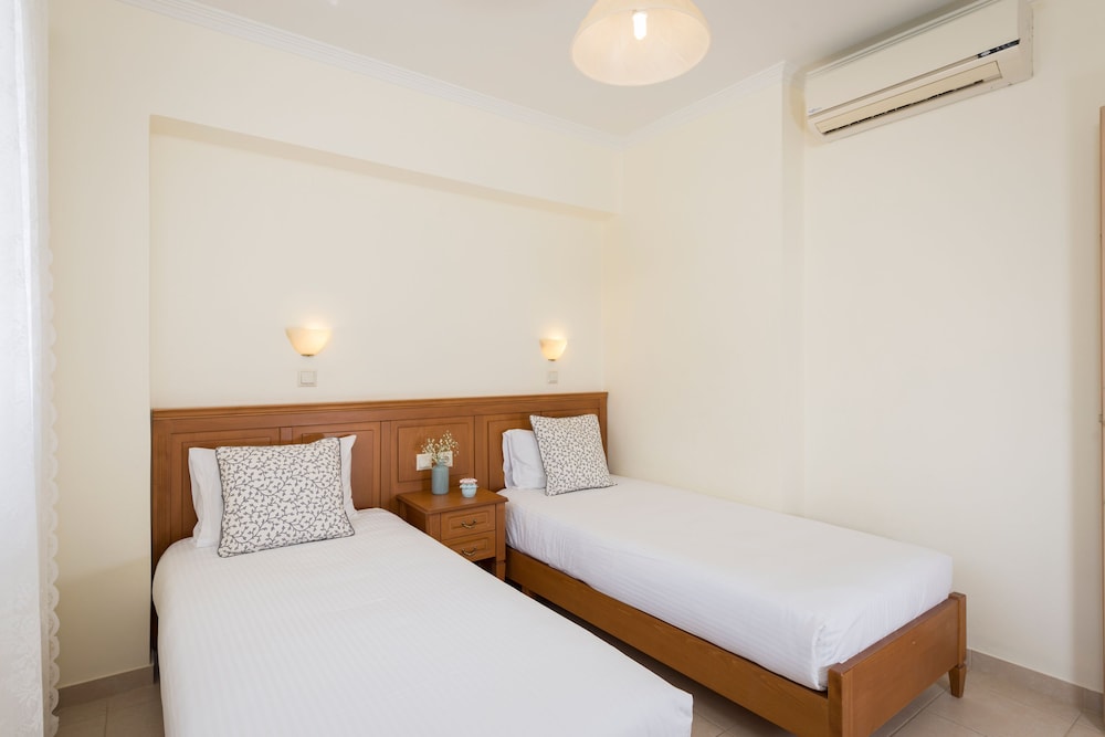 Hermes Apartments 8/50