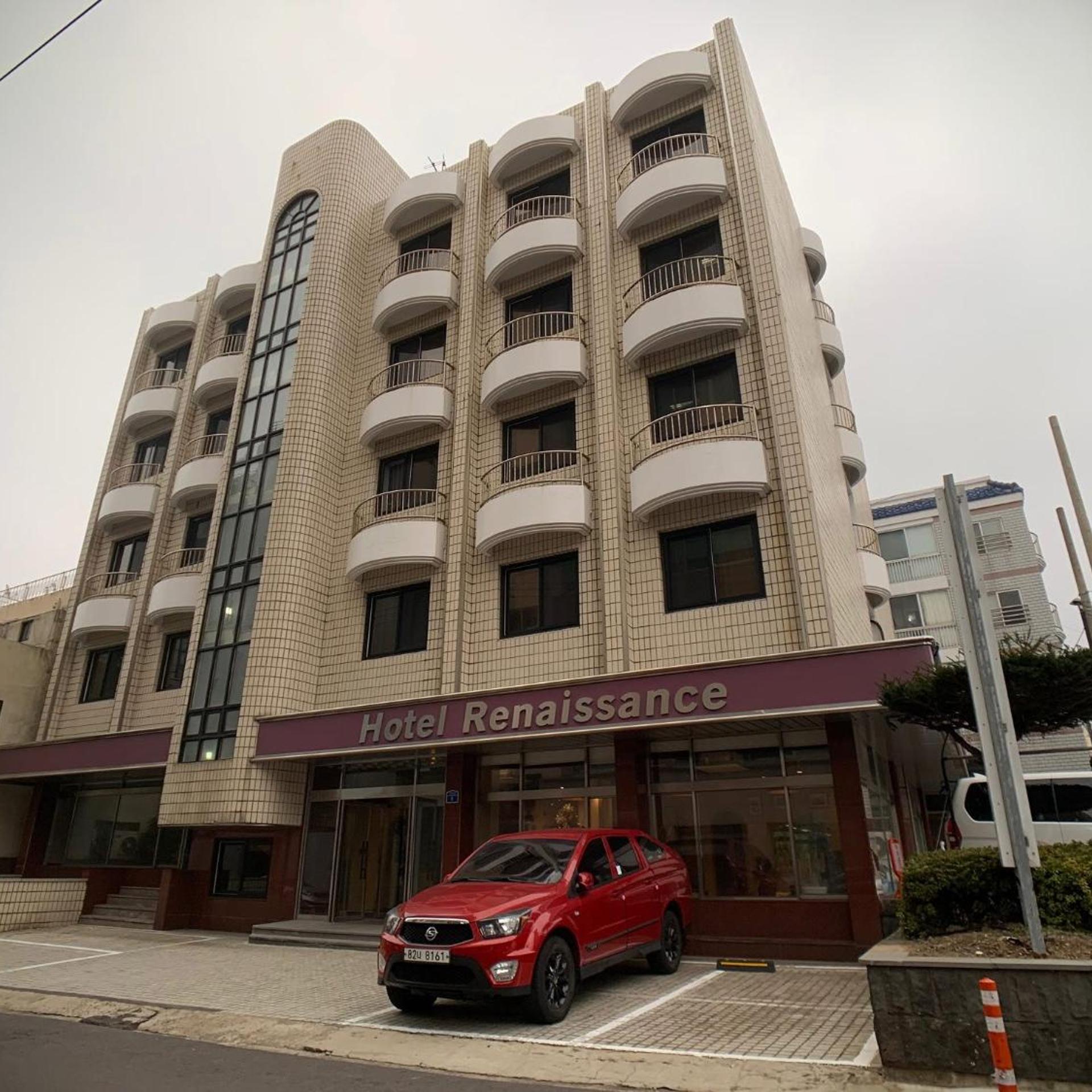 Renaissance Hotel - Hostel 19/23