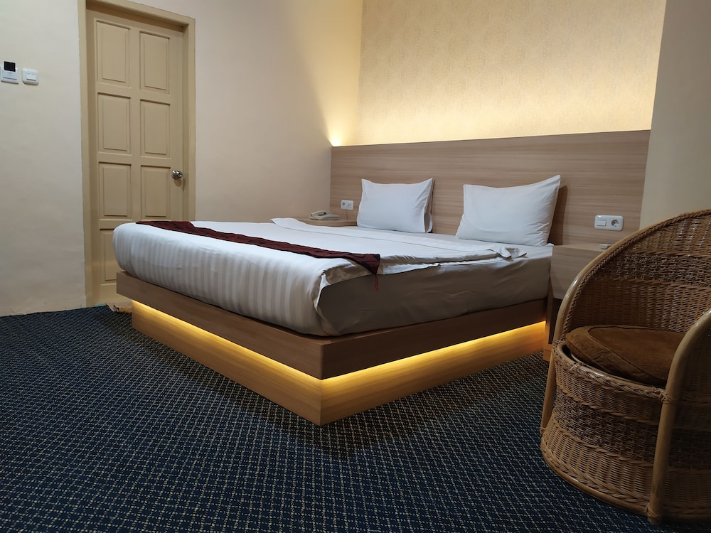 غرفة سوبيريور بسريرين منفصلين، Hotel Rangkayo Basa Padang Panjang 5/10