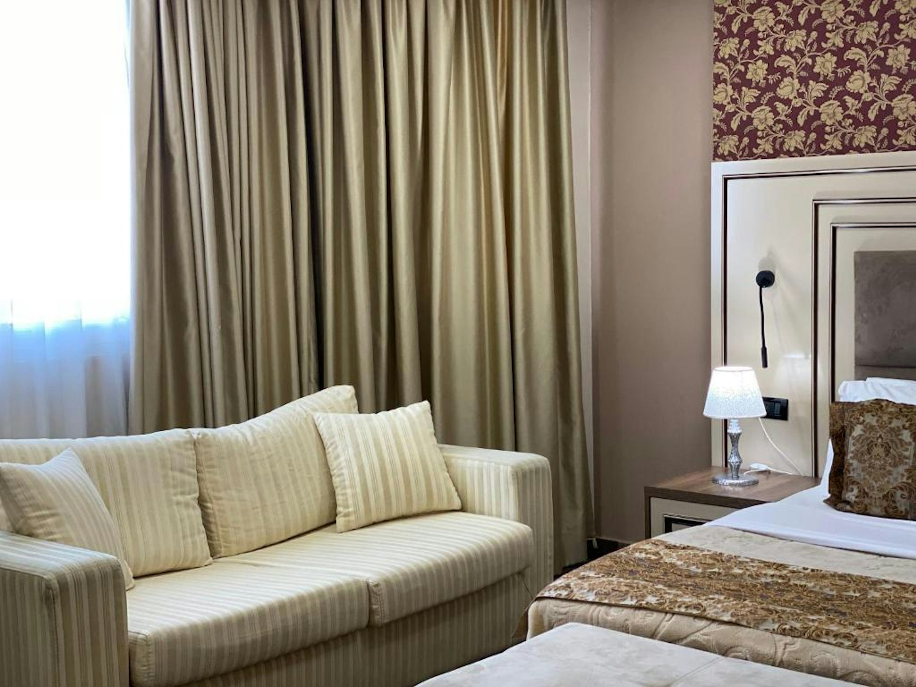 Hotel Deluxe 31/43