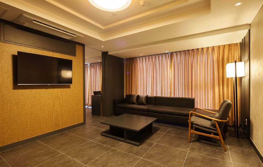 Premiers Hotel 40/63