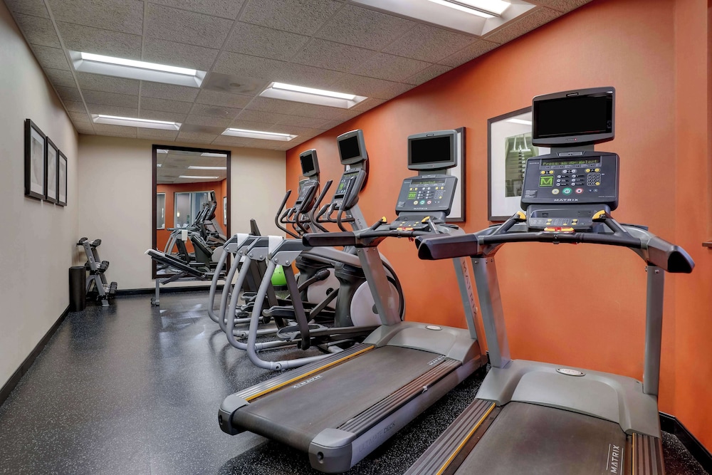 Drury Inn Suites Charlotte Arrowood 28/50