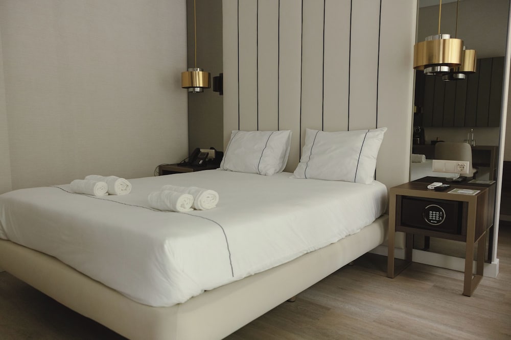 M'Ar De Ar Auria Hotel 7/47
