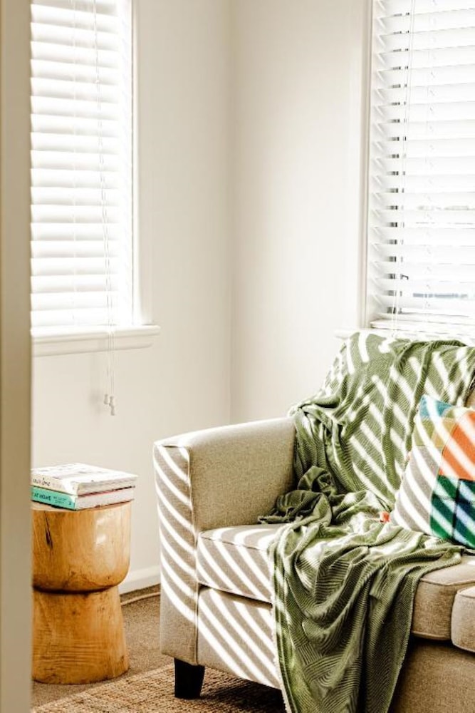 BAY BREEZE BOUTIQUE ACCOMMODATION 61/81