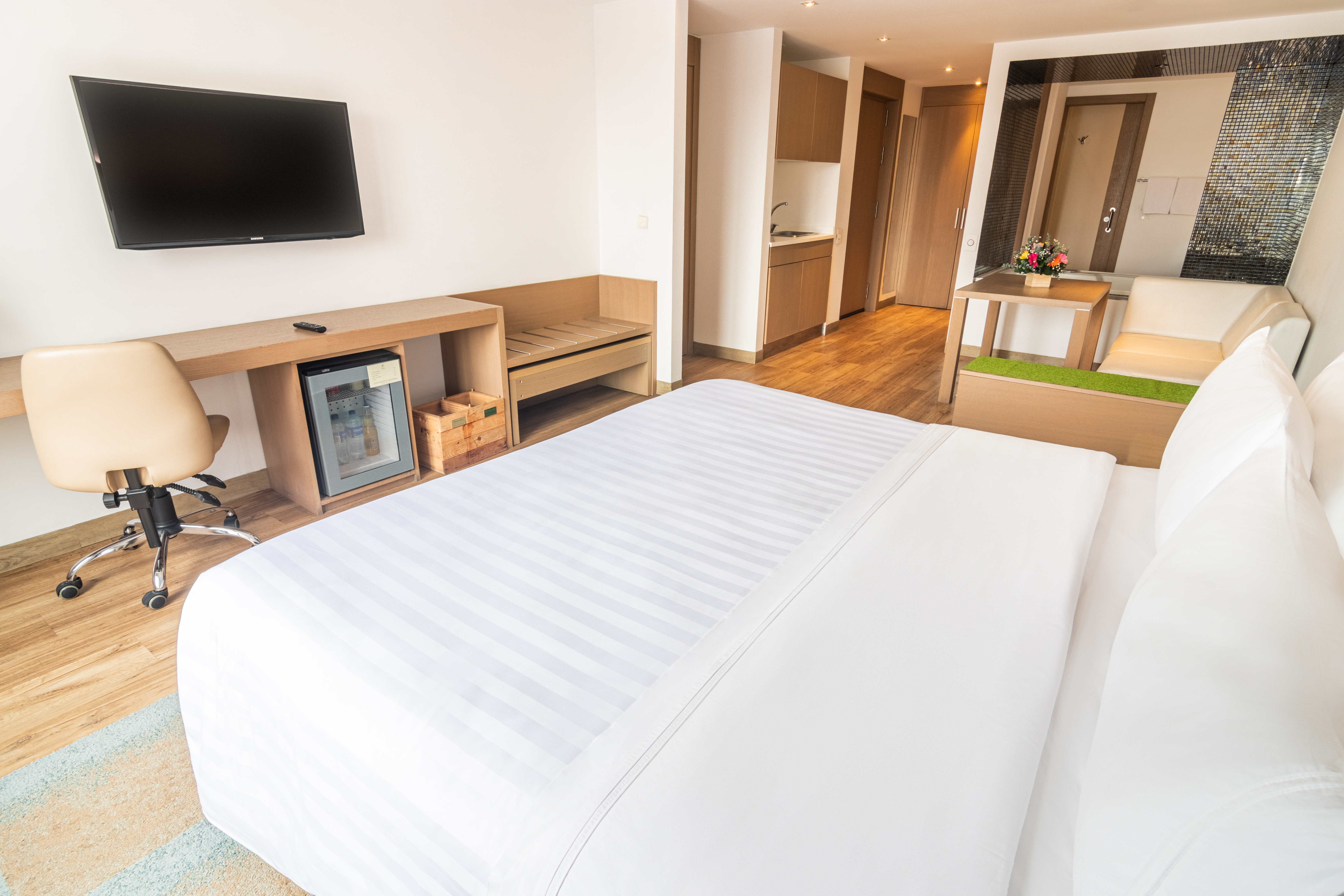 Junior Suite, King Bed 2/4