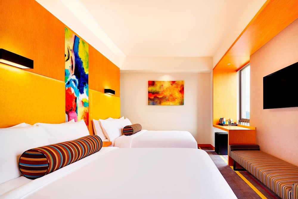 Aloft Dongguan Dynamic Town 12/48
