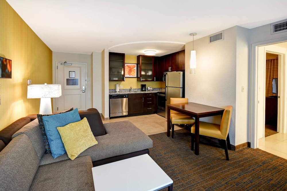 Residence Inn Springfield Chicopee 29/38