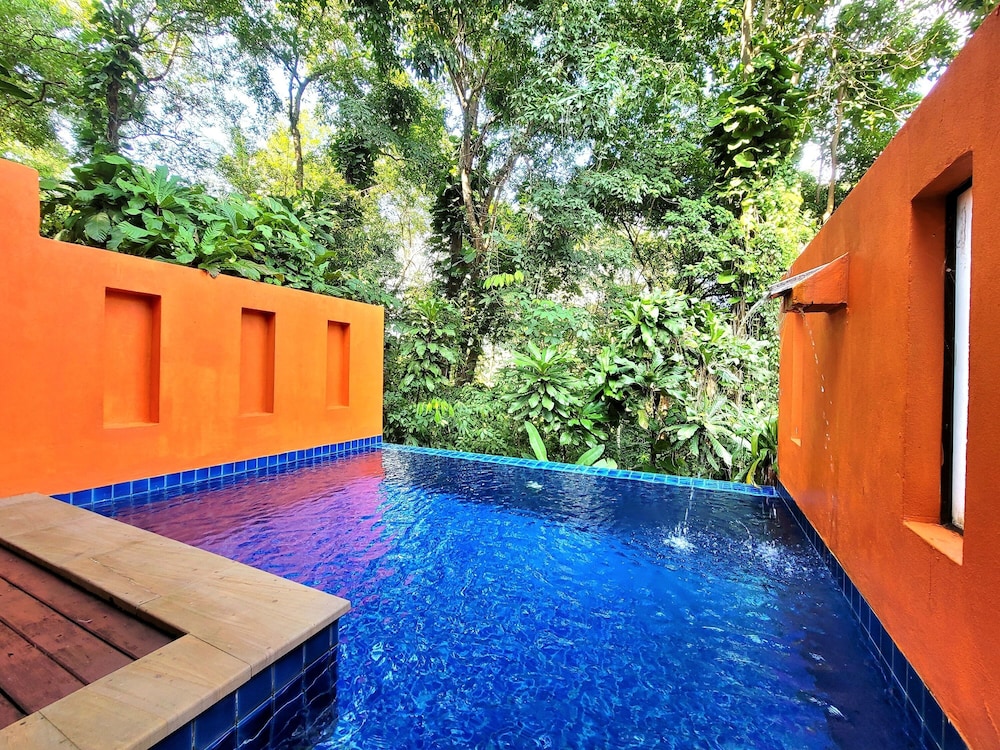 Koh Chang Cliff Beach Resort 24/50