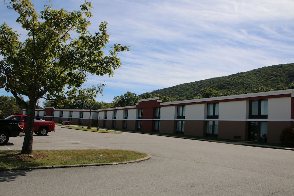 Econo Lodge Inn & Suites Norton - Wise South 2/44
