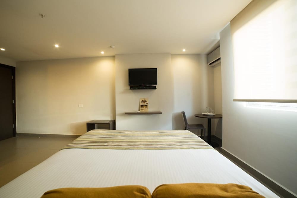 HOTEL OJOS DEL RIO 12/50