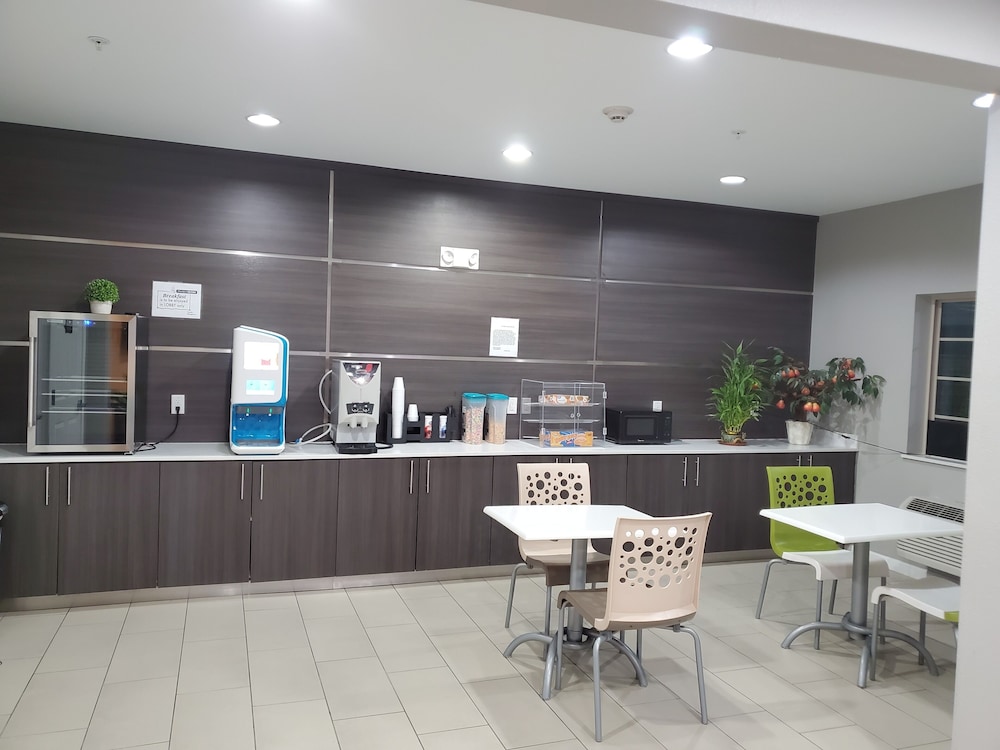 Haven Inn & Suites Willowbrook 11/37