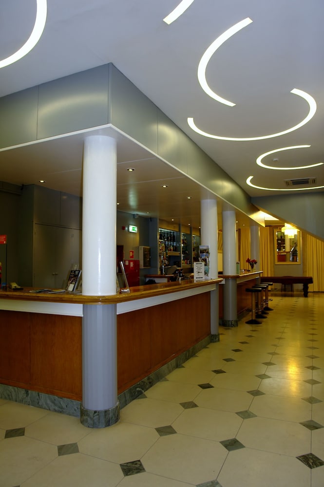 UNIVERSAL HOTEL