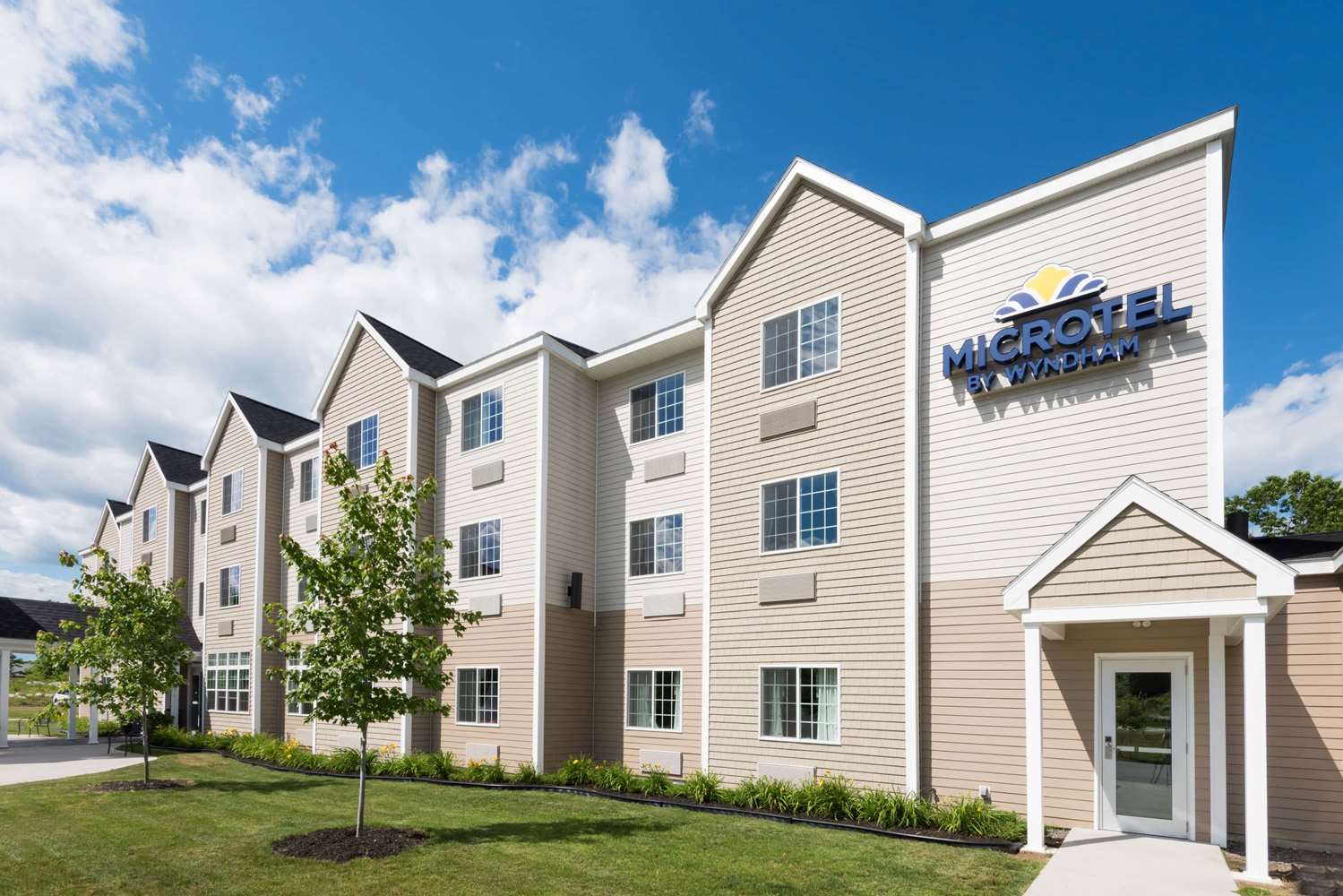 Microtel Inn & Suites By Wyndham Windham 1/41