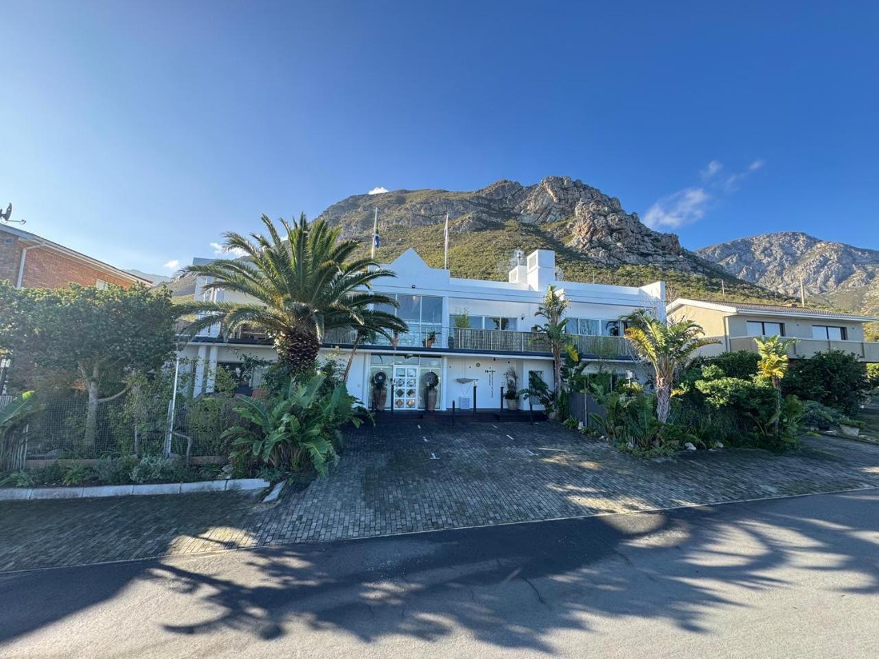 78On5th In Hermanus 66/72