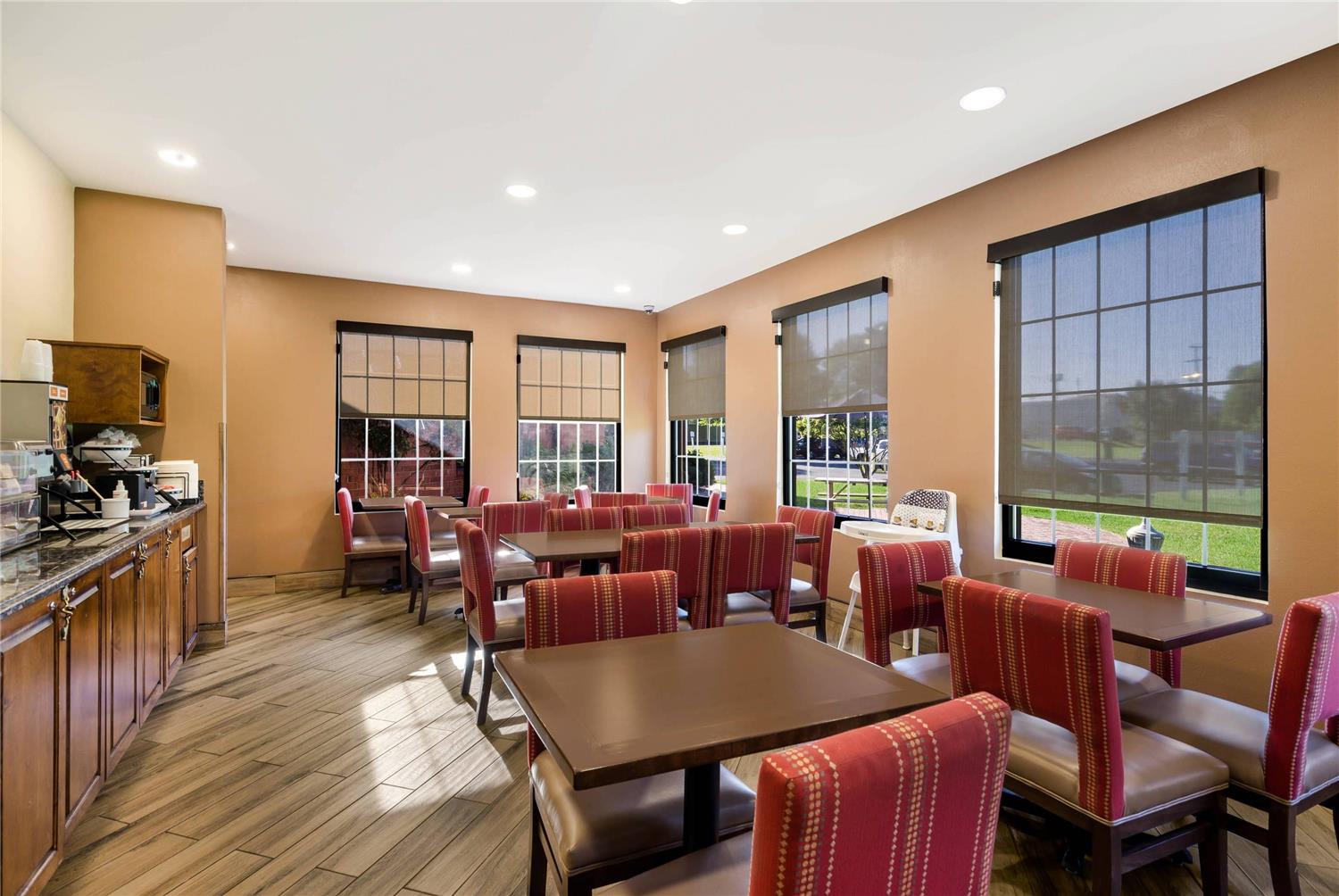 Comfort Inn Lexington Virginia Horse Center 13/16