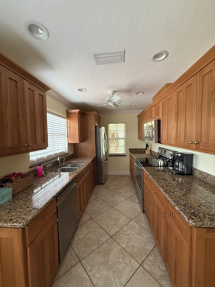 Siesta Key Inn 5/50