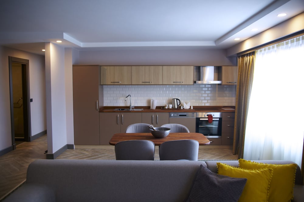 Tophane Suites 21/39