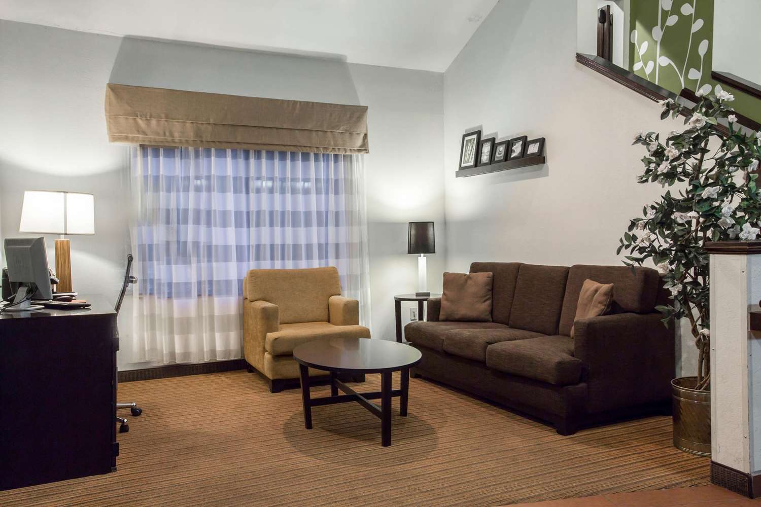 Rodeway Inn Austell Six Flags 24/27