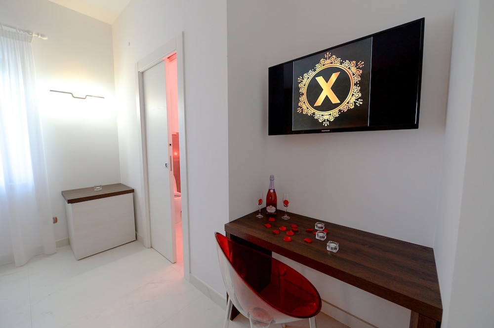 X Hotel 5/66