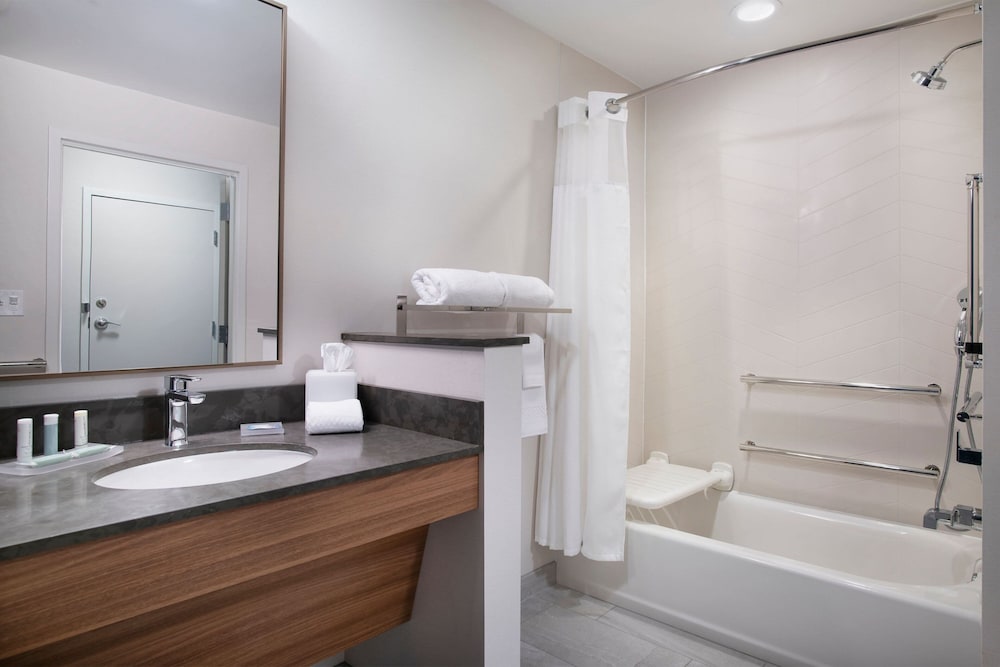 Fairfield Inn & Suites by Marriott Memphis Arlington 26/28