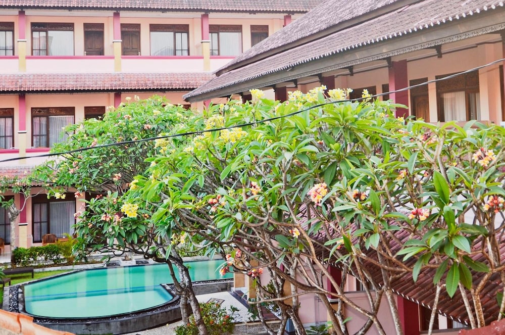 Pesona Beach Inn 40/45